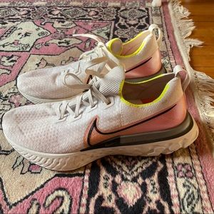 NIKE React Infinity Run Flyknit